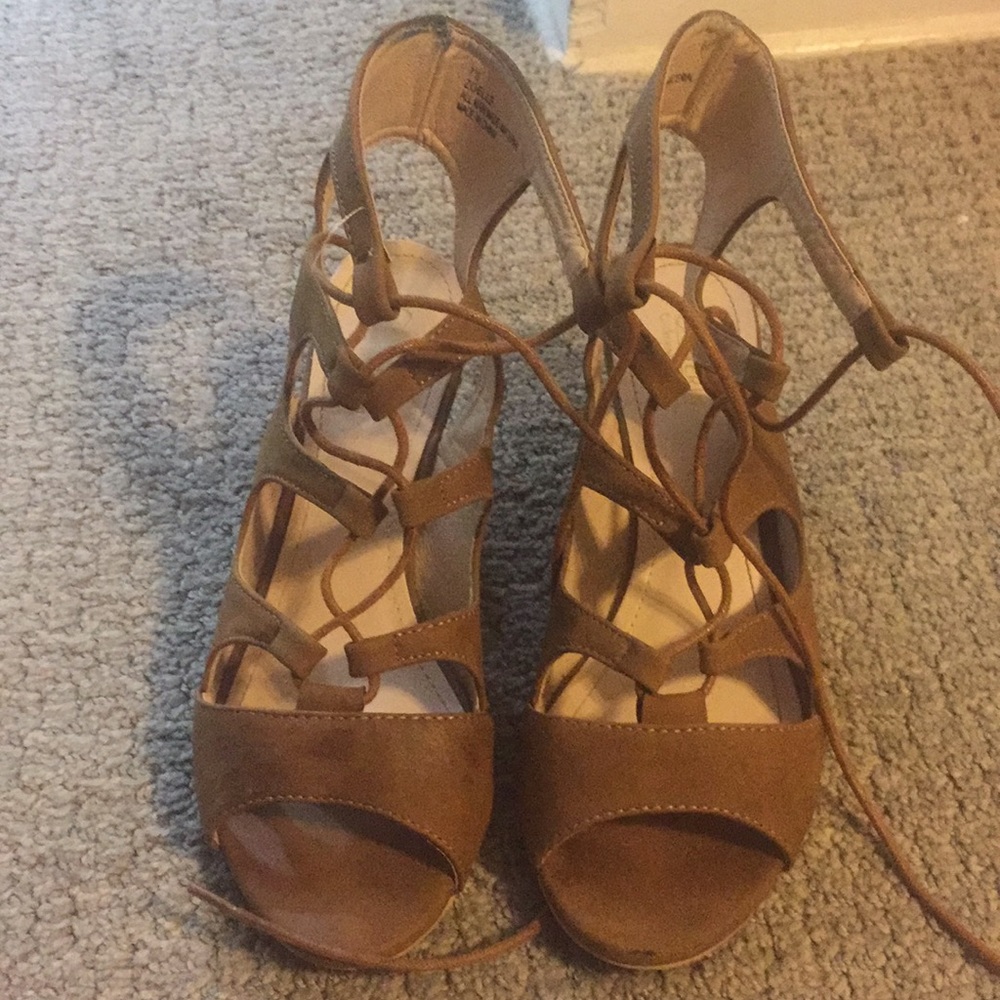Tan tie Wedges
